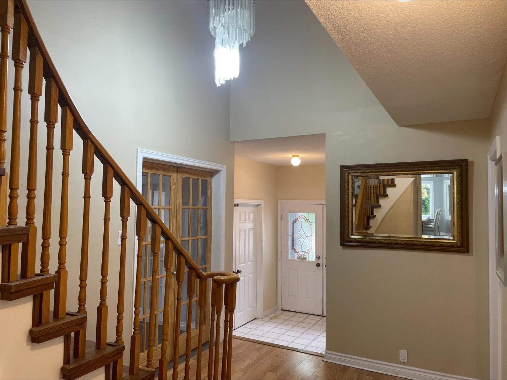 Bhf Near College & Hosp Self-Service Check-In So Fast Net Free Parking In Barrie Exterior foto